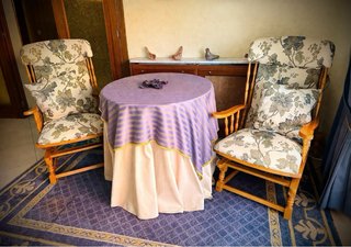 2 sillones mecedoras madera tapizadas vintage