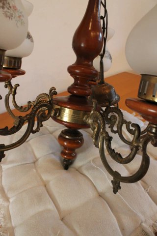 Lampadario d'epoca nuovo