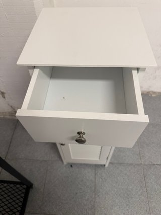 Mueble de baño blanco de madera
