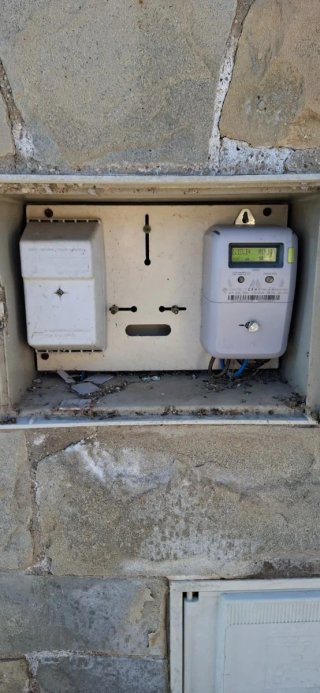 Se busca electricista