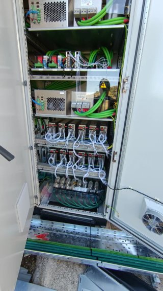 Se busca electricista