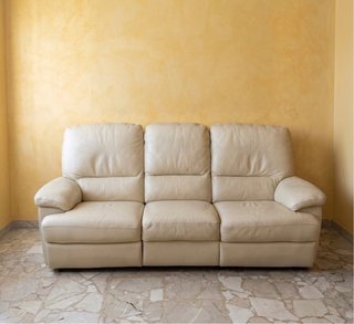 Divano in pelle beige