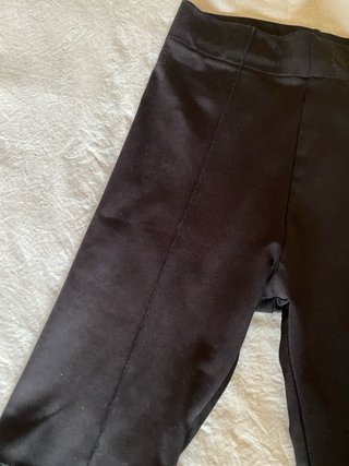 Leggings negras hasta la rodilla