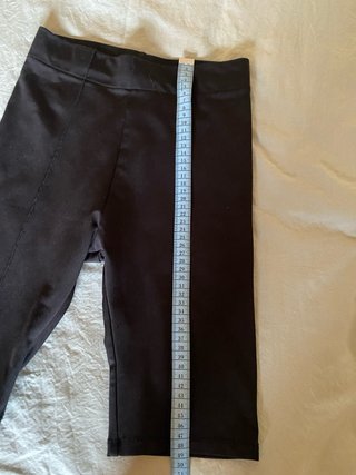 Leggings negras hasta la rodilla