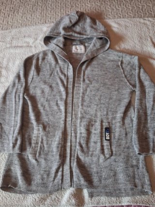 Chaqueta Zara niño con capucha gris 122cm
