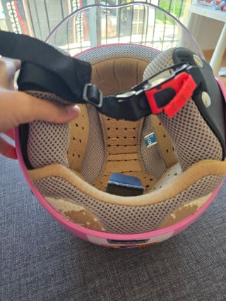 Casco de moto rosa