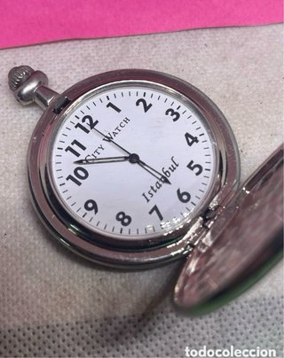 Reloj de bolsillo plateado