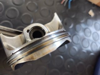 Pistoni e bielle Triumph Speed Triple 1050