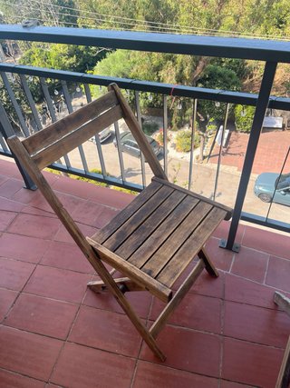 Mesa y 2 Sillas Plegables de Madera. Mesa 70x70cm