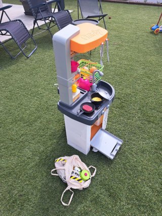 Cocinita Smoby con accesorios