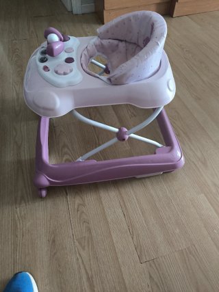 Andador bebé rosa con juguetes