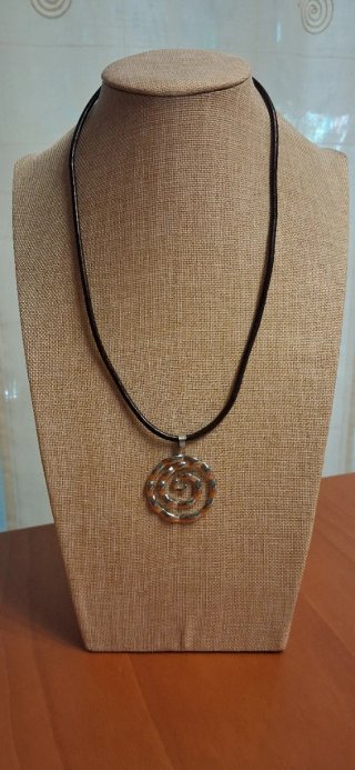 Collar cuero