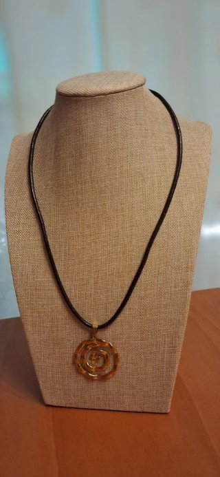Collar cuero