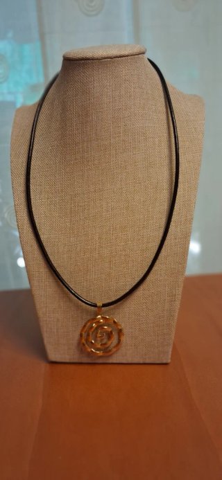 Collar cuero