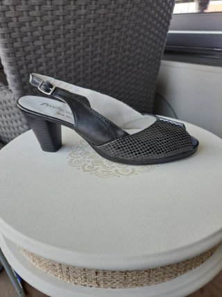Zapatos talla 38piel .MÁS EN MI PERFIL