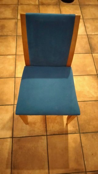 Sillas de comedor azul y madera