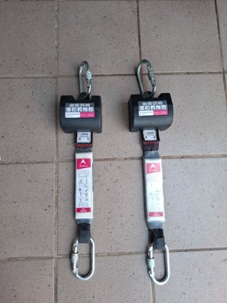 Anticaídas retráctil con absorbedor modelo ANRH2