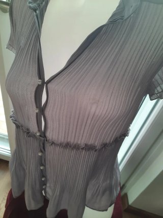Camicia grigia plissettata