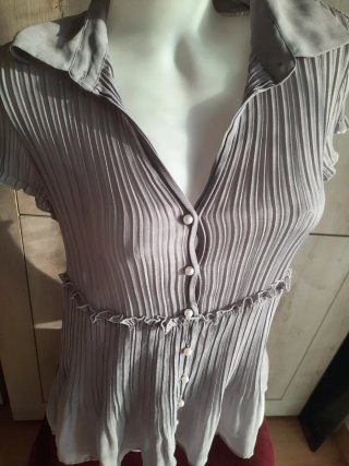 Camicia grigia plissettata