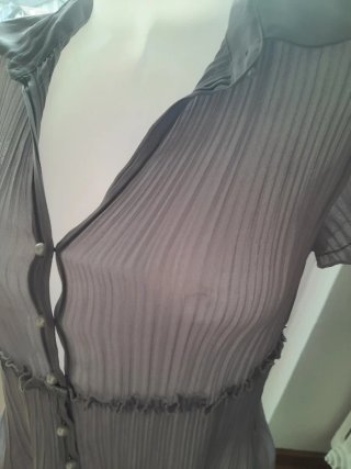 Camicia grigia plissettata