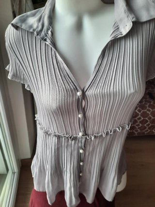 Camicia grigia plissettata