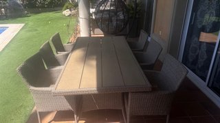 Mesa y 6 sillas de comedor exterior