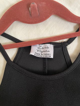 Vestido negro corto
