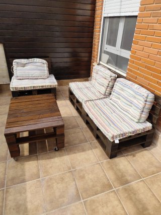 Conjunto Sofás Palets y Mesa Centro