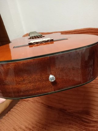 Guitarra arias Clásica cutaway