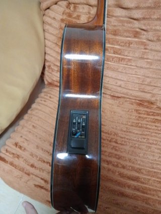 Guitarra arias Clásica cutaway