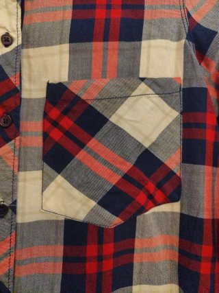 Camisa de cuadros beige y roja