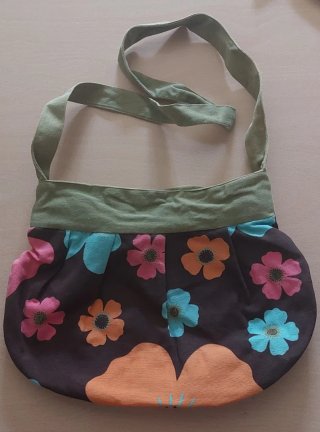 Bolso de tela con flores