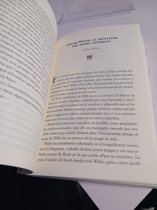 Polvo eres : peripecias y extravagancias de alg...