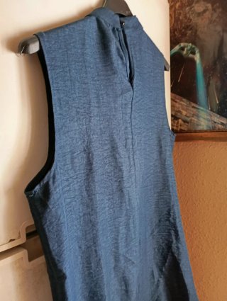 Blusa azul sin mangas