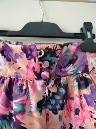 Falda H&M flores talla L