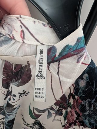 Blusa Stradivarius flores