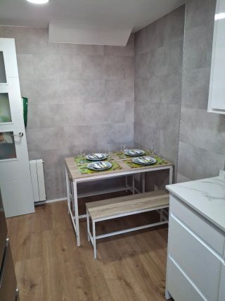 AFFARE!! Tavolo e panche in MDF e metallo
