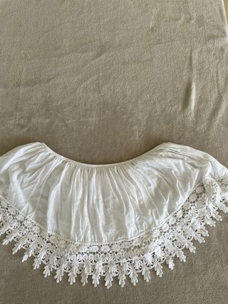 Top blanco con encaje