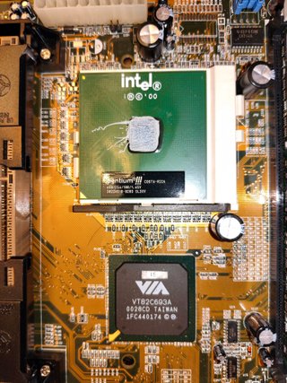 Pentium III 650Mhz- Jetway 993AN - 128 RAM