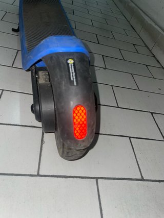 Patinete eléctrico infantil azul