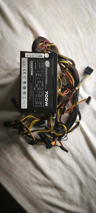 Fuente Alimentación Cooler Master B700 700W
