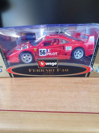 Ferrari F40 Pilot Bburago scala da 1/18