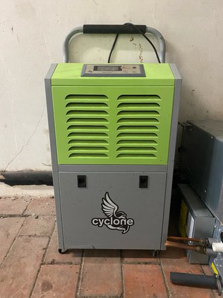 Deshumidificador Cyclone Gris y Verde