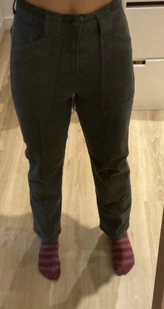 Pantalones grises oscuro de talle alto Noon