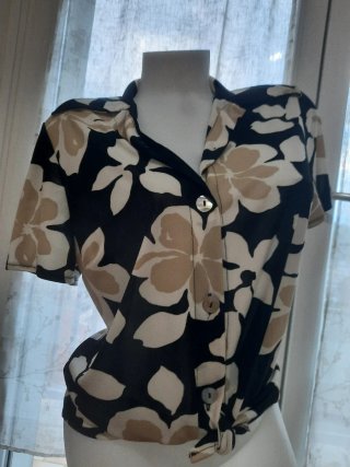 Camicetta floreale beige e nera M abbondante