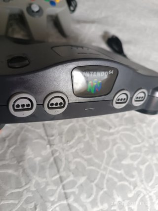Nintendo 64. Mario kart + Mario 64.