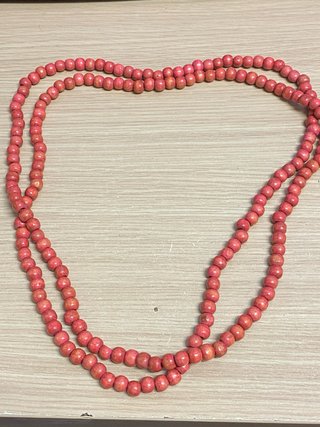Collar de cuentas de madera color Coral