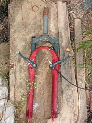 Suspensión de Bicicleta Roja