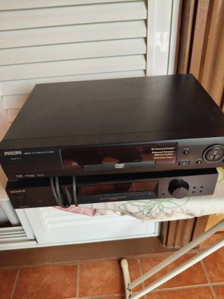 Reproductor DVD Philips y Sintonizador Sony