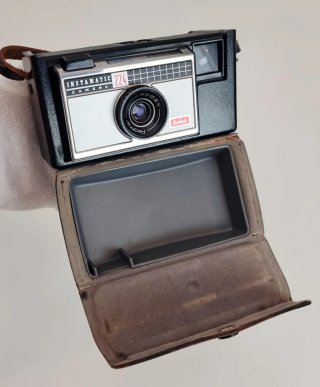 KODAK Instamatic 224 + funda original + flashcubes